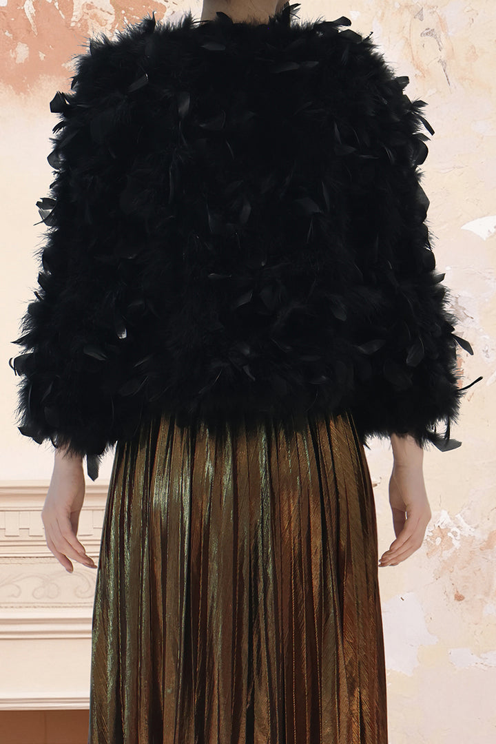 Black Feather Short Jacket – Luxurious Layered Fur Outerwear