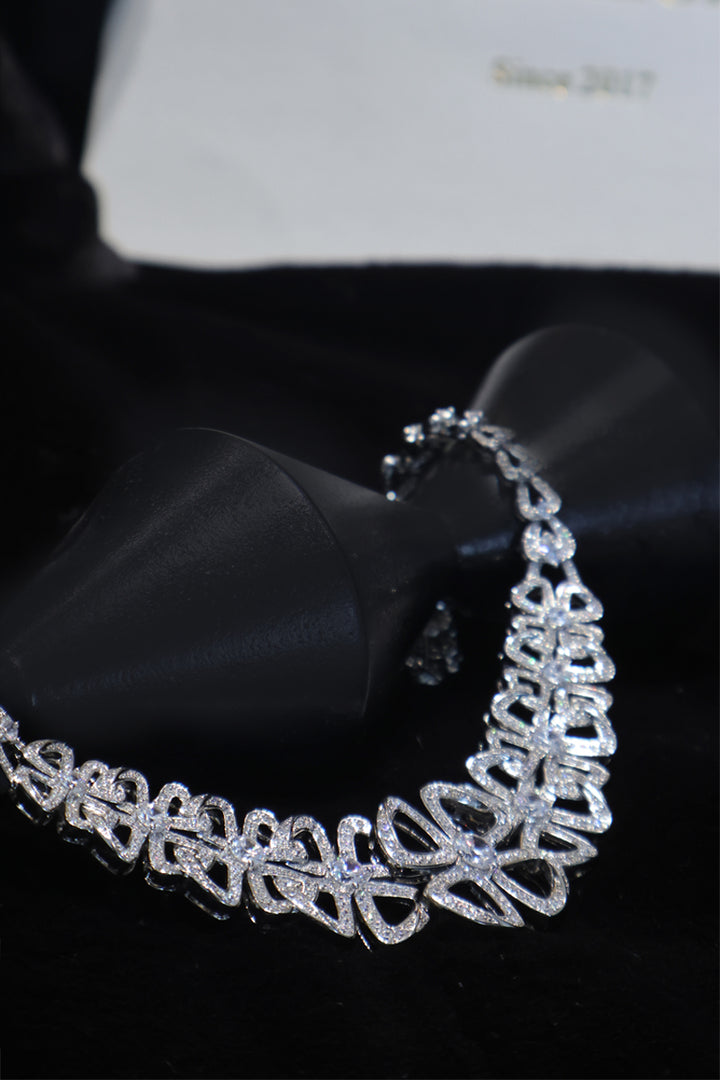 Starlit Clover Weave Necklace