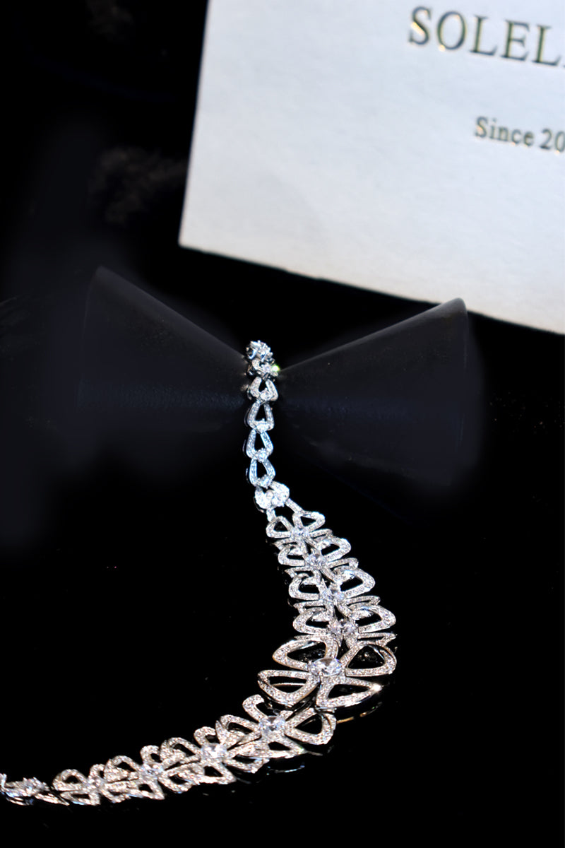 Starlit Clover Weave Necklace