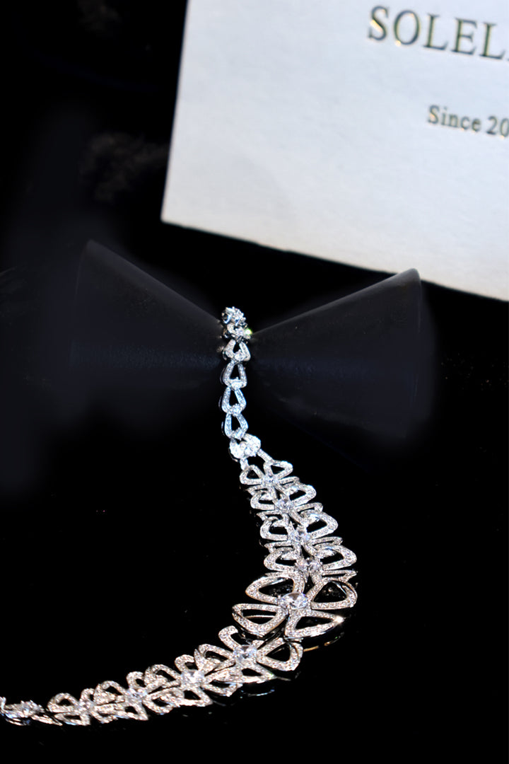 Starlit Clover Weave Necklace