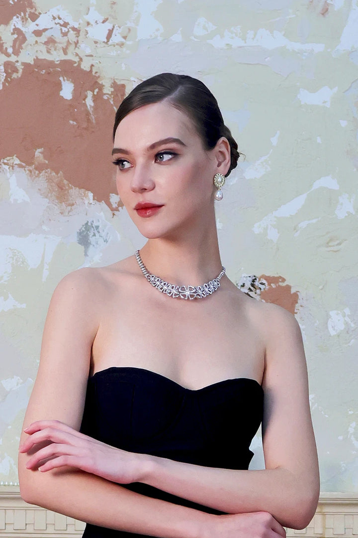 Starlit Clover Weave Necklace