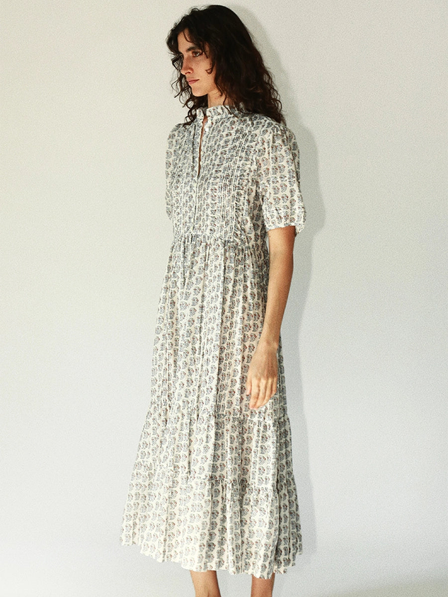 Model wearing Solelegia floral short sleeve dress